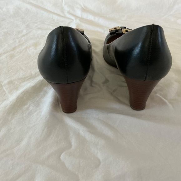 Tory Burch Black Leather Wedges (Size: 7.5) - Picture 4 of 5